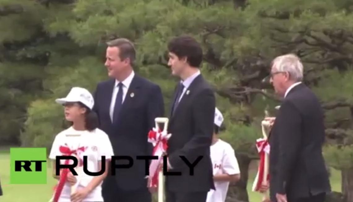 G7和欧盟领导人伊势神宫植树 英媒调侃：七个小矮人开工了