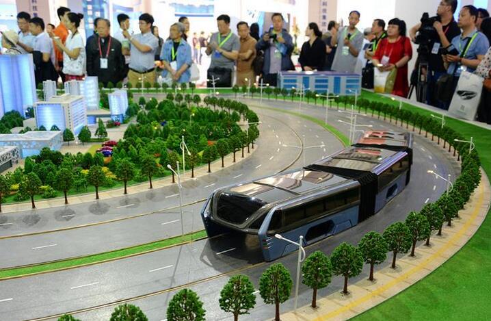 中国“最牛巴士”设计亮相 可载1200名乘客